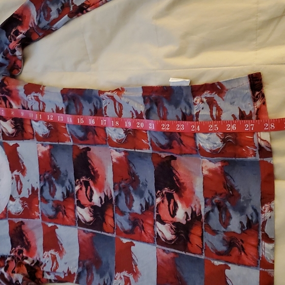 HFN Tops - Vintage Marilyn Monroe tunic with 10 inch side slits.